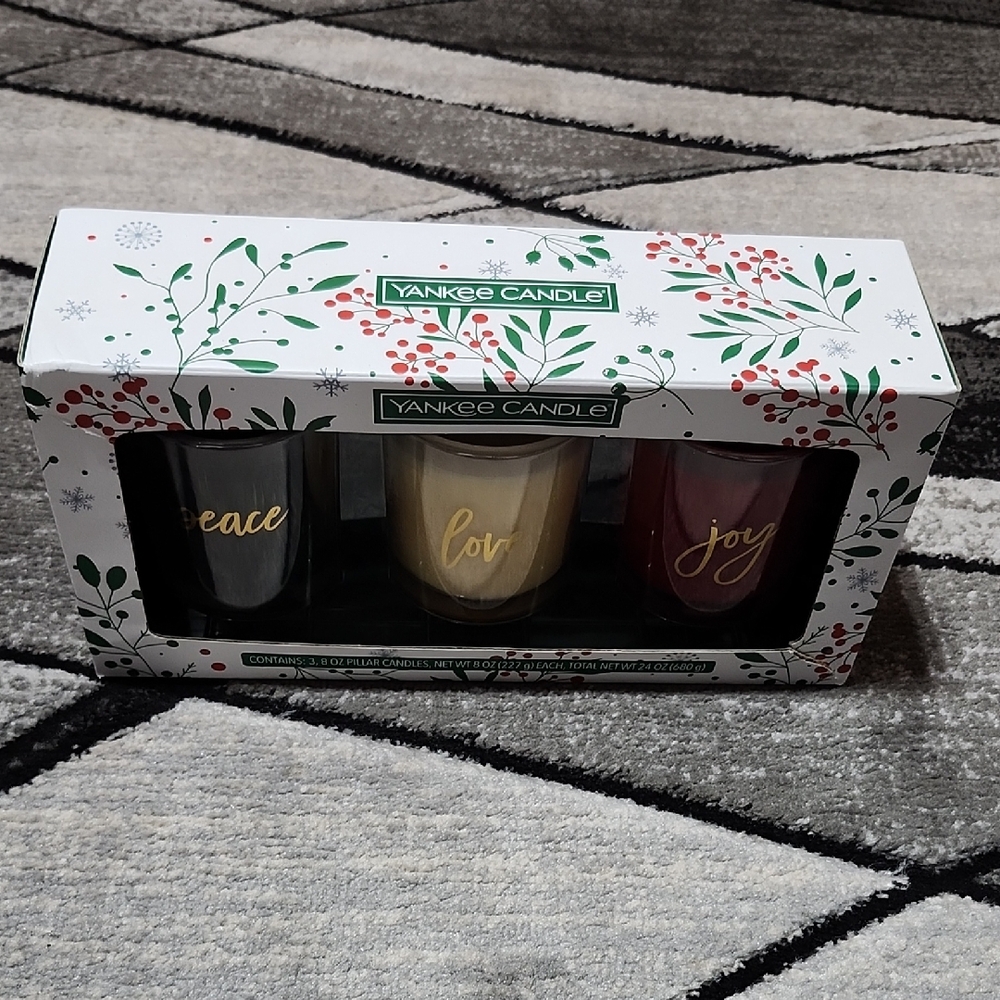 YANKEE CANDLE HOLIDAY GIFT SET 3-PIECE "PEACE" "LOVE" & "JOY" PILLAR CANDLES